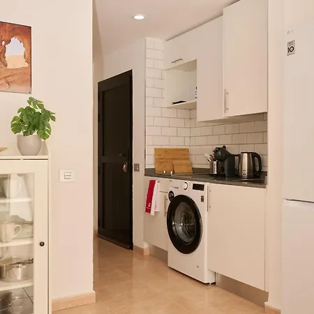 Sunny With Terrace In Appartement