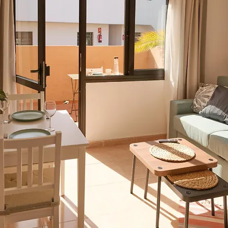 شقة Sunny With Terrace In كوراليهو