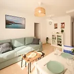 아파트 Sunny With Terrace In