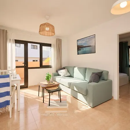 Sunny With Terrace In Appartamento *
